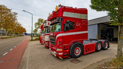 20251019-Tom-Holding-00195